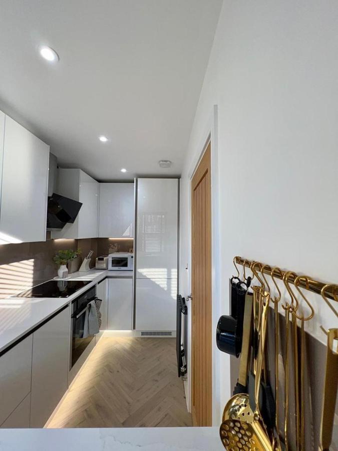 Charming 3-Bed House With 1 Parking Space Cantorbéry Extérieur photo