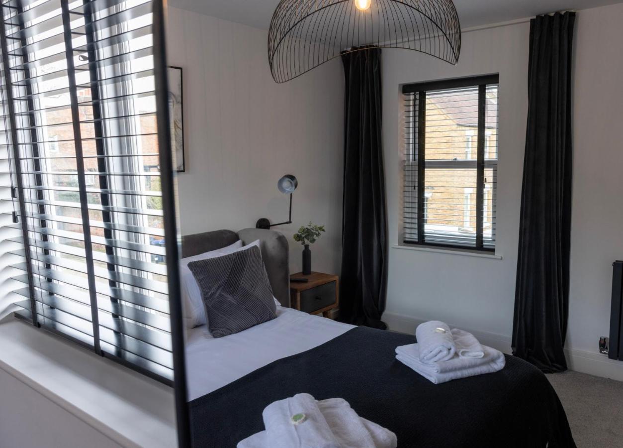 Charming 3-Bed House With 1 Parking Space Cantorbéry Extérieur photo