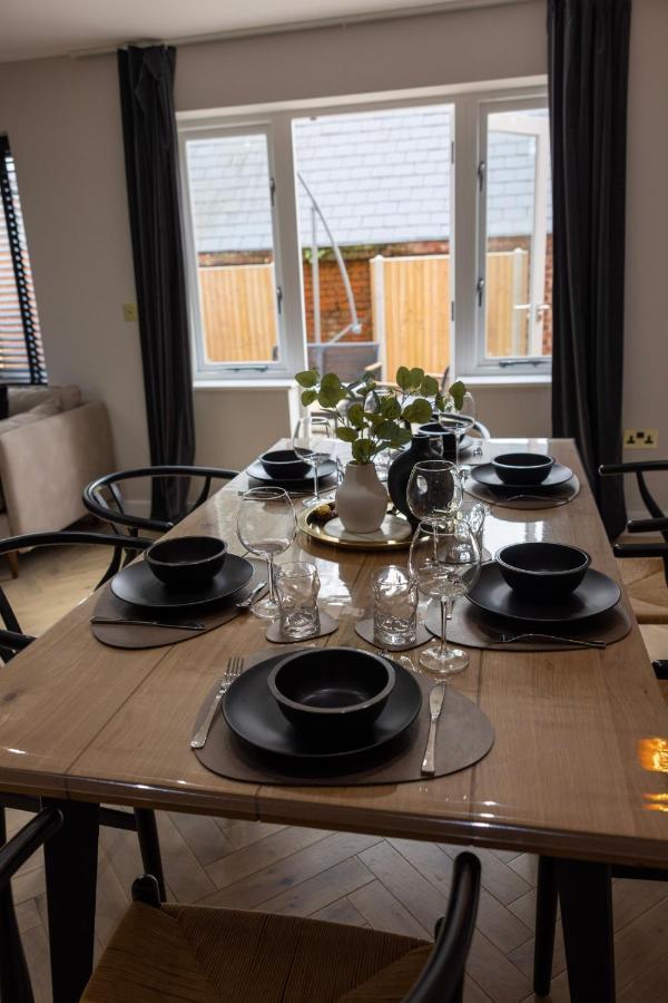 Charming 3-Bed House With 1 Parking Space Cantorbéry Extérieur photo