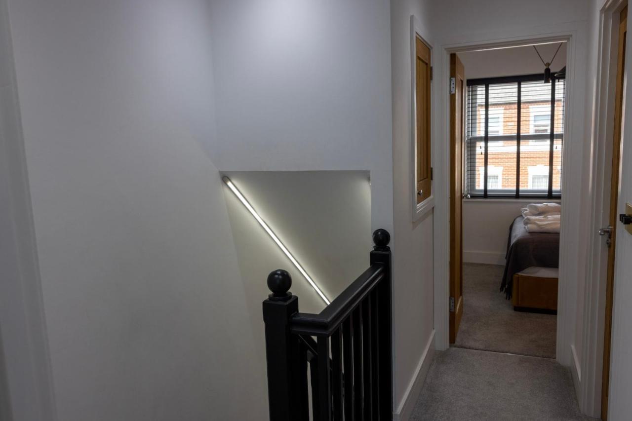 Charming 3-Bed House With 1 Parking Space Cantorbéry Extérieur photo